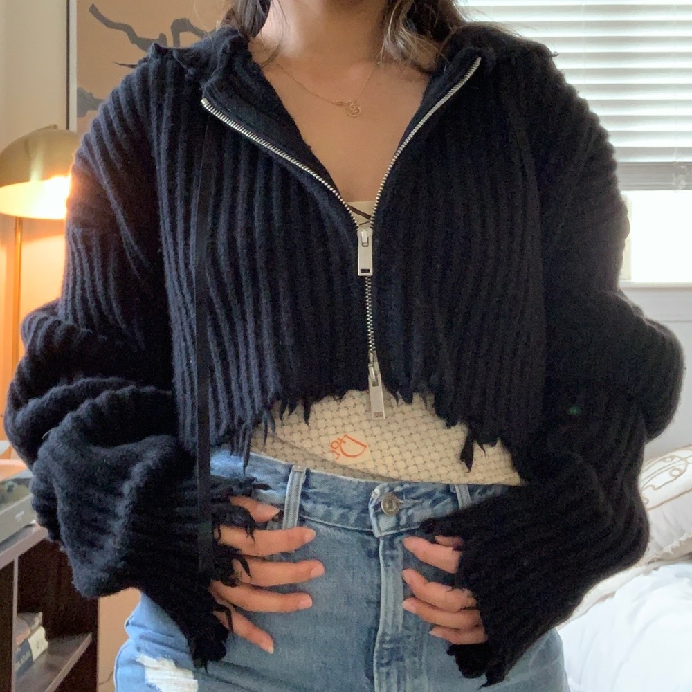 Ben Taverniti cropped distressed ribbed hoodie